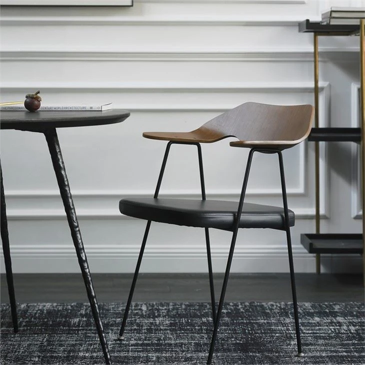 Arm Padded Chair With Metal Legs Arm Padded Chair With Metal Legs
